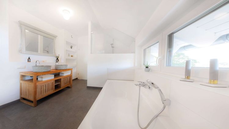 Bild 12 für Vinaro 
